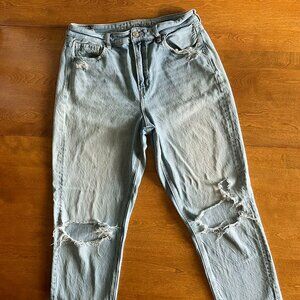 American Eagle distressed "Mom Jean" 10